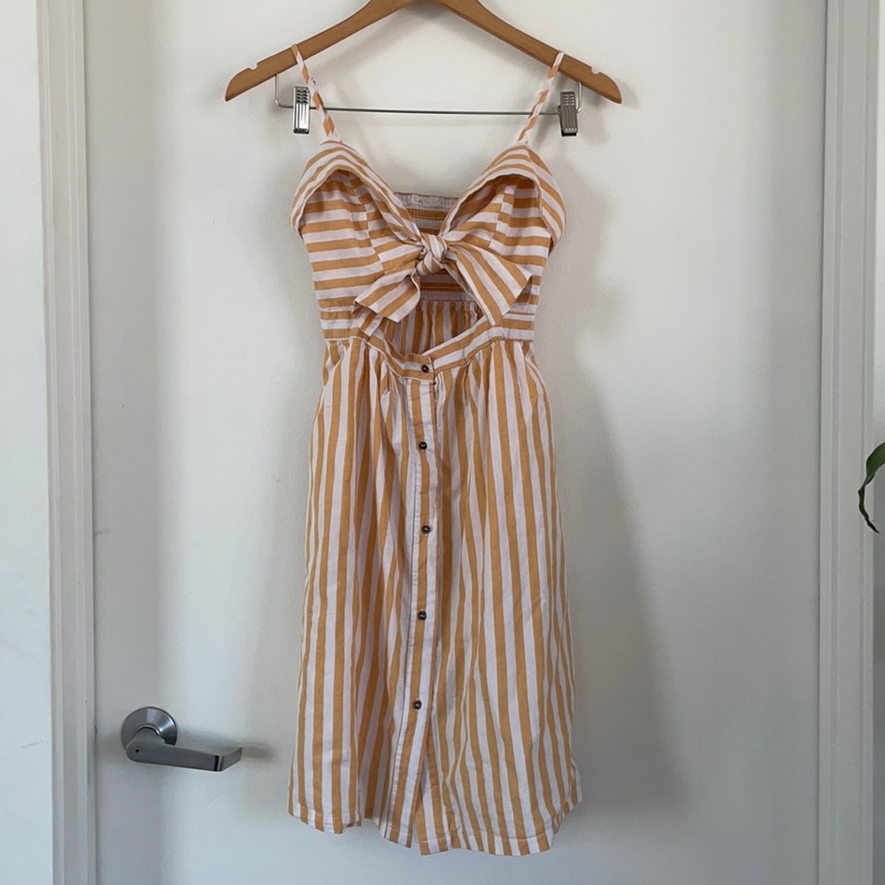 Adorable striped sweetheart neckline dress!